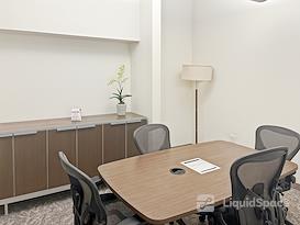 Regus | IA, Davenport - Harrison St