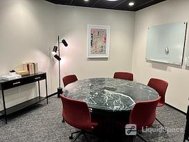 Industrious - Las Olas