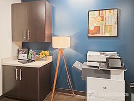 Regus | TX, Dallas - Mockingbird Towers