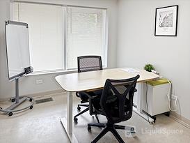 HQ | IL, Grayslake - N Atkinson Rd