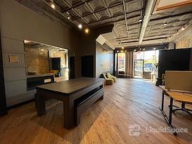Studio 424