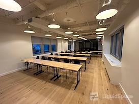 Corporate Suites: 880 3rd Avenue