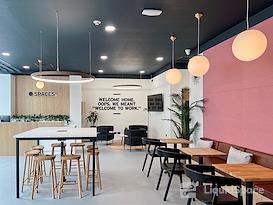 SPACES | Wolverhampton, Victoria Square i11