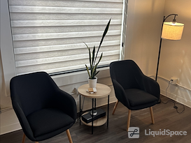 Bright, Street-Level Downtown Studio