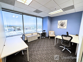 Regus | Warner Center