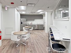 Regus | IL, Chicago - N Clark St