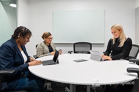 SPACES | PA, Philadelphia - Commerce Square