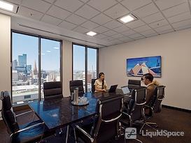 CorporateCubes.Co - 333 Collins