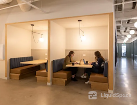 Common Desk - Energy Square