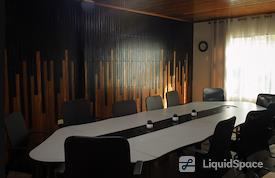 La Central Business Center