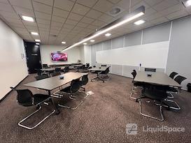 CorporateCubes.Co - 333 Collins