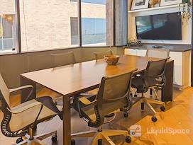 SPACES | CA, Los Angeles - W Olympic Blvd