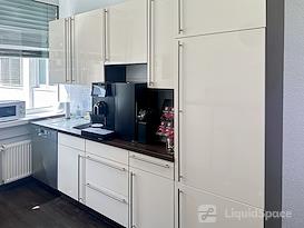 HQ | Stuttgart, HQ Offisto