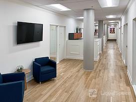 Regus | Chicago - N Green St