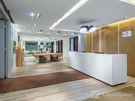 Regus | Warsaw Financial Centre