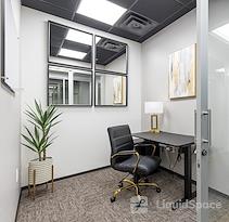 Lucid Private Offices | Camelback - Biltmore