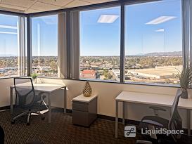 Regus || TOPA Financial Plaza