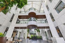 Expansive - Plaza on the Lake