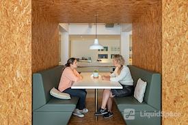 SPACES | THE HAGUE, Spaces Rode Olifant