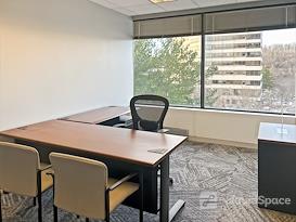 Regus | One Corporate Center