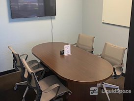 580 Executive Center