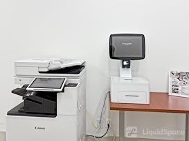 Regus | Hampton - Frontage Rd