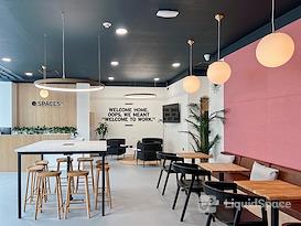 SPACES | Wolverhampton, Victoria Square i11