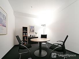 Regus | Budapest, First Site