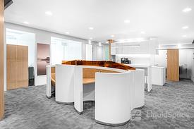 Regus | Shanghai, Zhabei Centro