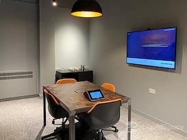 Clockwise | Chelternham