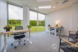 Expansive - Plaza on the Lake