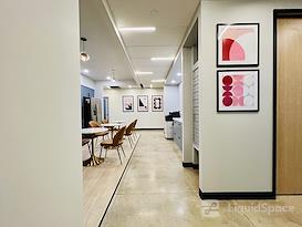 TKO Suites  - 307 West 38th Street