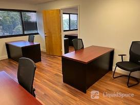 Crown Center Executive Suites (CCESuites)
