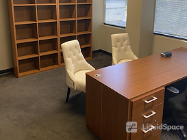 580 Executive Center