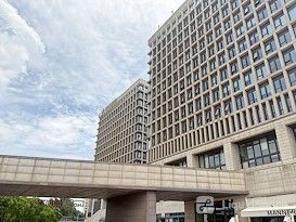 Regus | Shanghai, Elite Valley