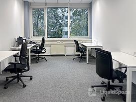 HQ | Stuttgart, HQ Offisto