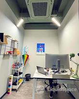 Galerija Badrov, Crveno i crno