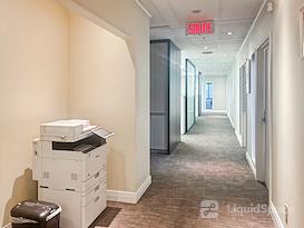 Regus | QC, Montreal - Boul Cremazie