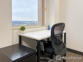 Regus | MI, Troy - Columbia Center