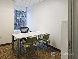 Regus | 600 Third Avenue