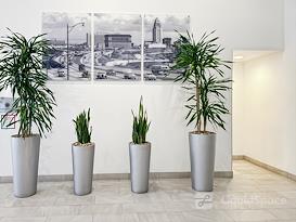 Regus || Commerce Corporate Center