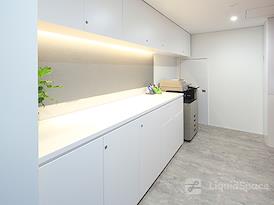 Open Office | TOKYO, Gotanda Eki Nishiguchi