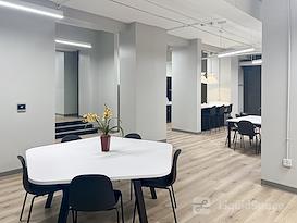 Regus | Columbus - Broad St