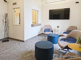 Regus | IA, Davenport - Harrison St