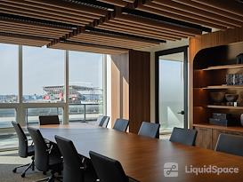 HQ | ROISSY HQ, Airport