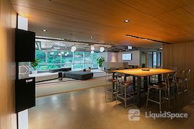 Island East | Eastern Central Plaza