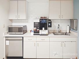 Regus | Savannah - 22 Bull St