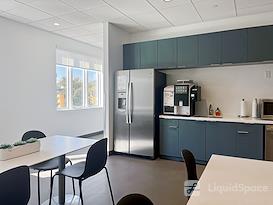 Regus | Englewood - W Palisade Ave