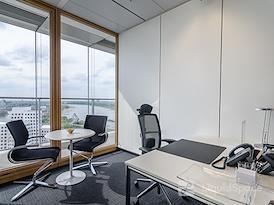Regus | Dusseldorf Stadttor 1