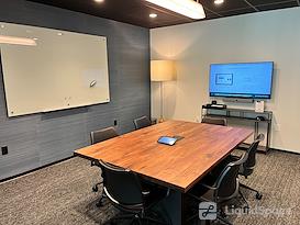 Industrious - Las Olas